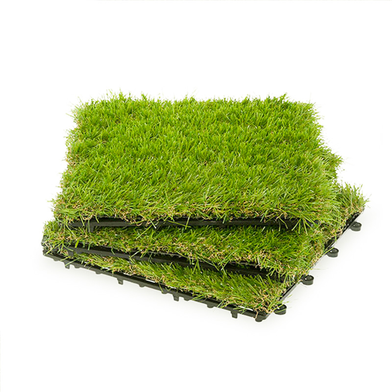 Как плитка из искусственной травы создает комфортное и приятное открытое пространство?